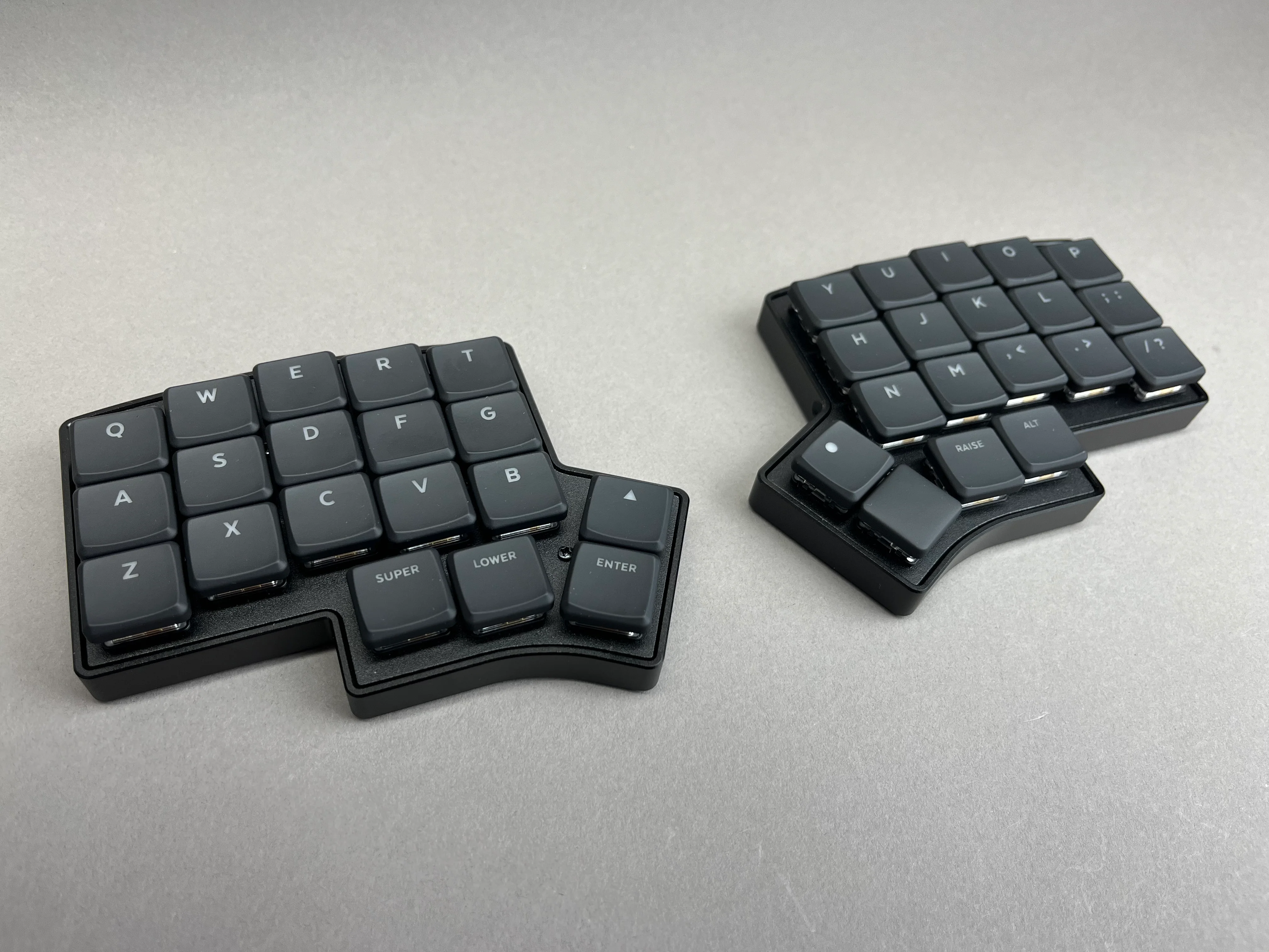 Chiri CE - Premium Aluminum Case 3-Row Corne-like Keyboard Kit - Hotswap Low-Profile Choc - Image 5