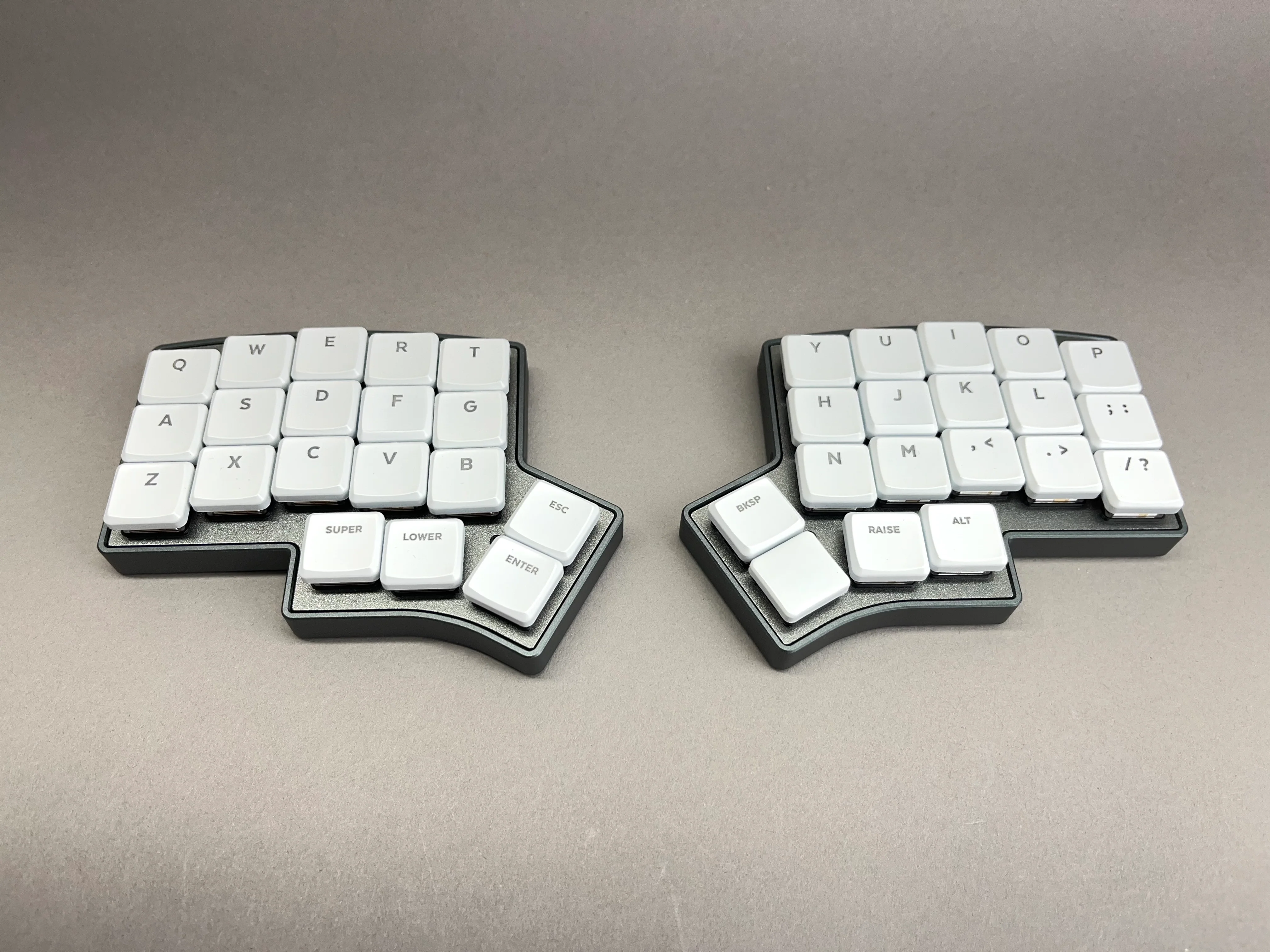 Chiri CE - Premium Aluminum Case 3-Row Corne-like Keyboard Kit - Hotswap Low-Profile Choc - Image 6