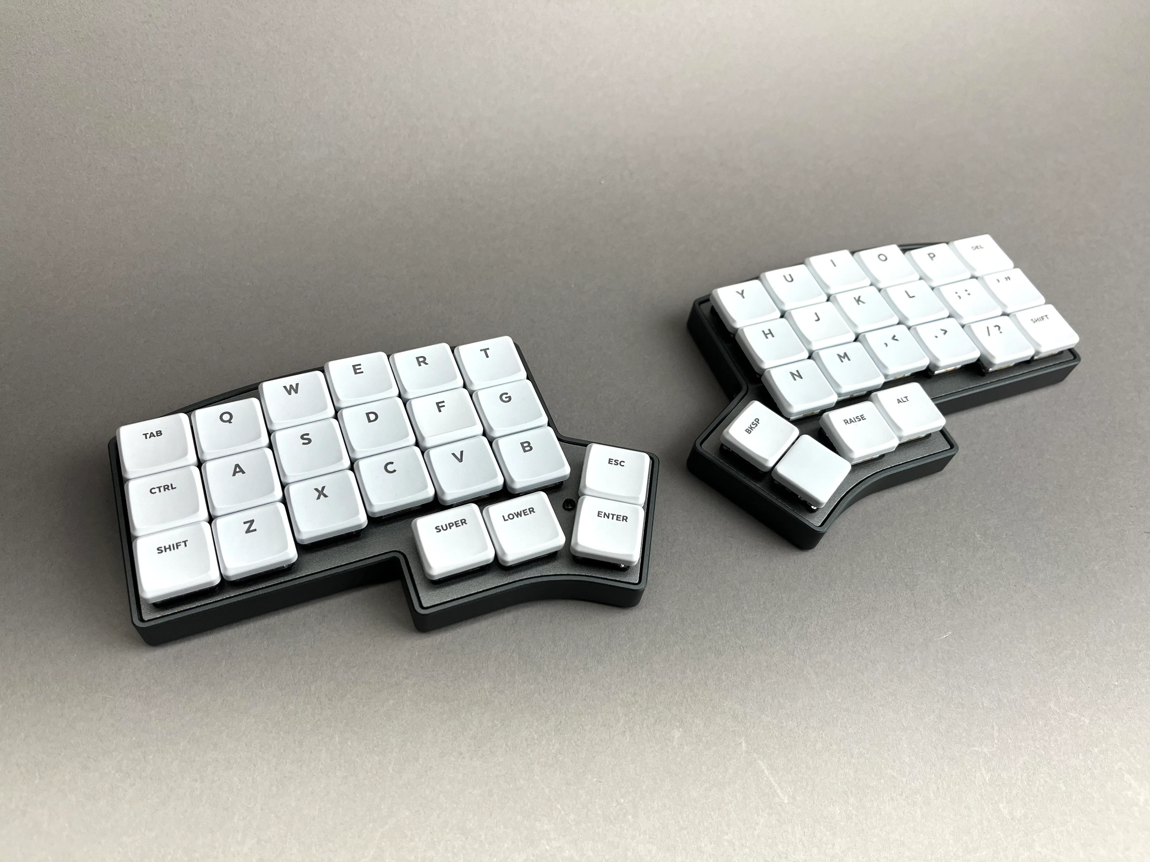 Chiri CE - Premium Aluminum Case 3-Row Corne-like Keyboard Kit - Hotswap Low-Profile Choc - Image 9