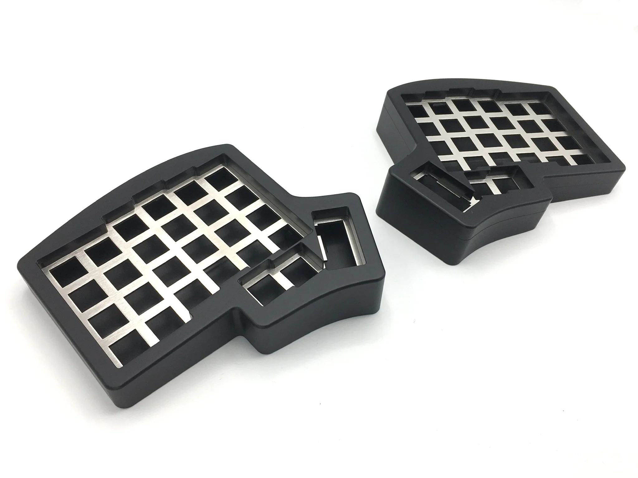 Iris AE Aluminum Case - Image 3