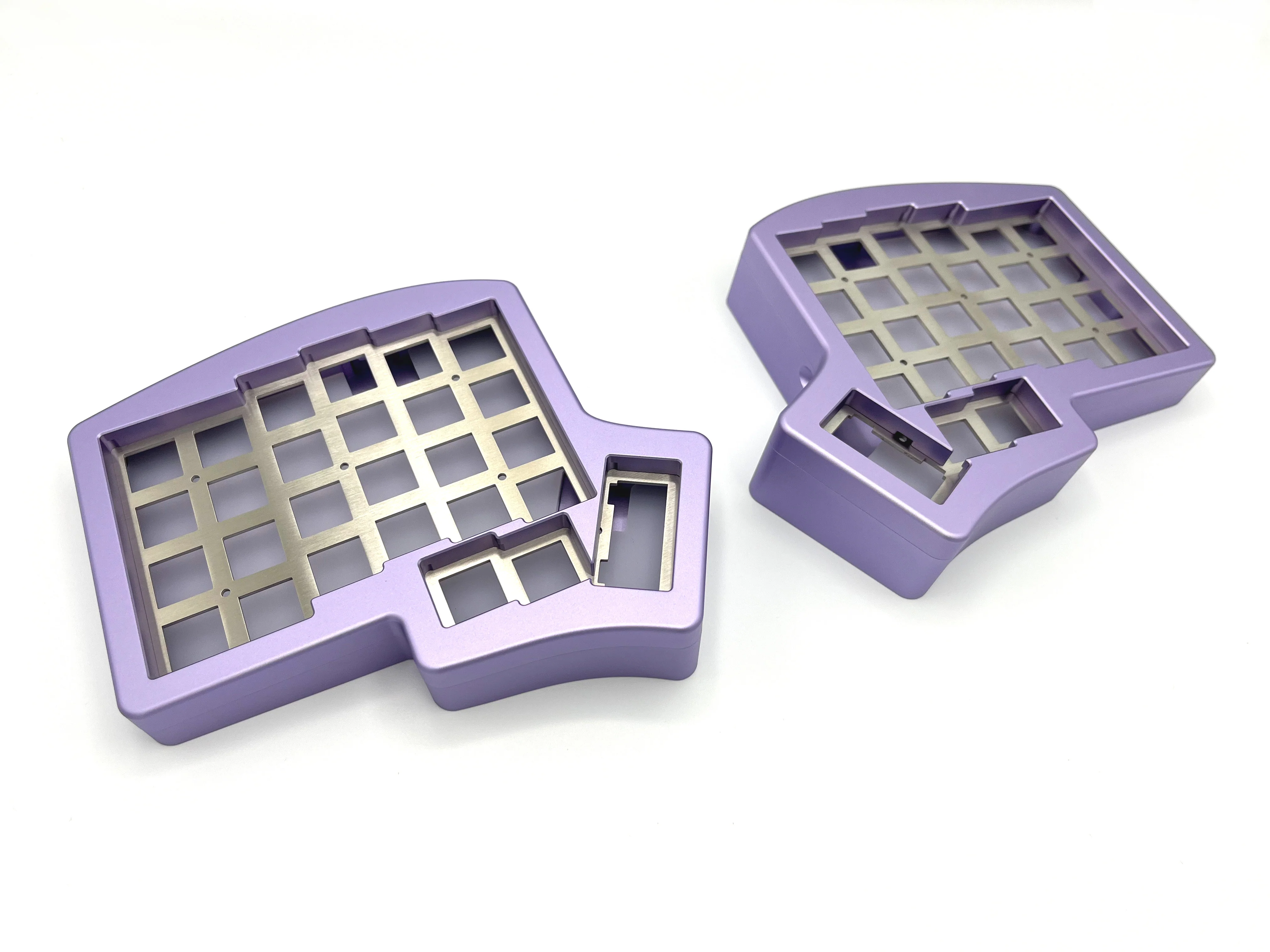 Iris AE Aluminum Case - Image 4