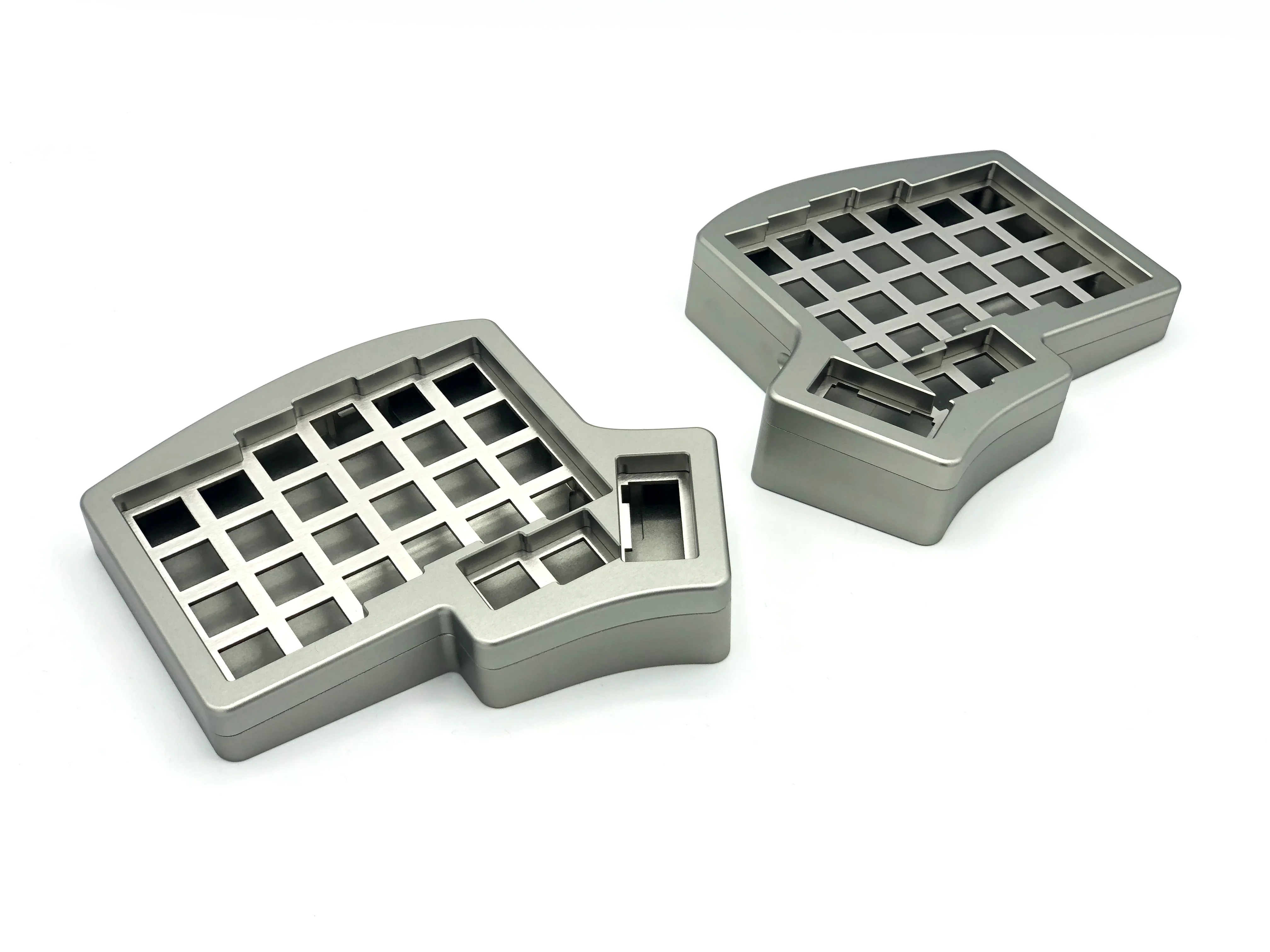 Iris AE Aluminum Case - Image 8
