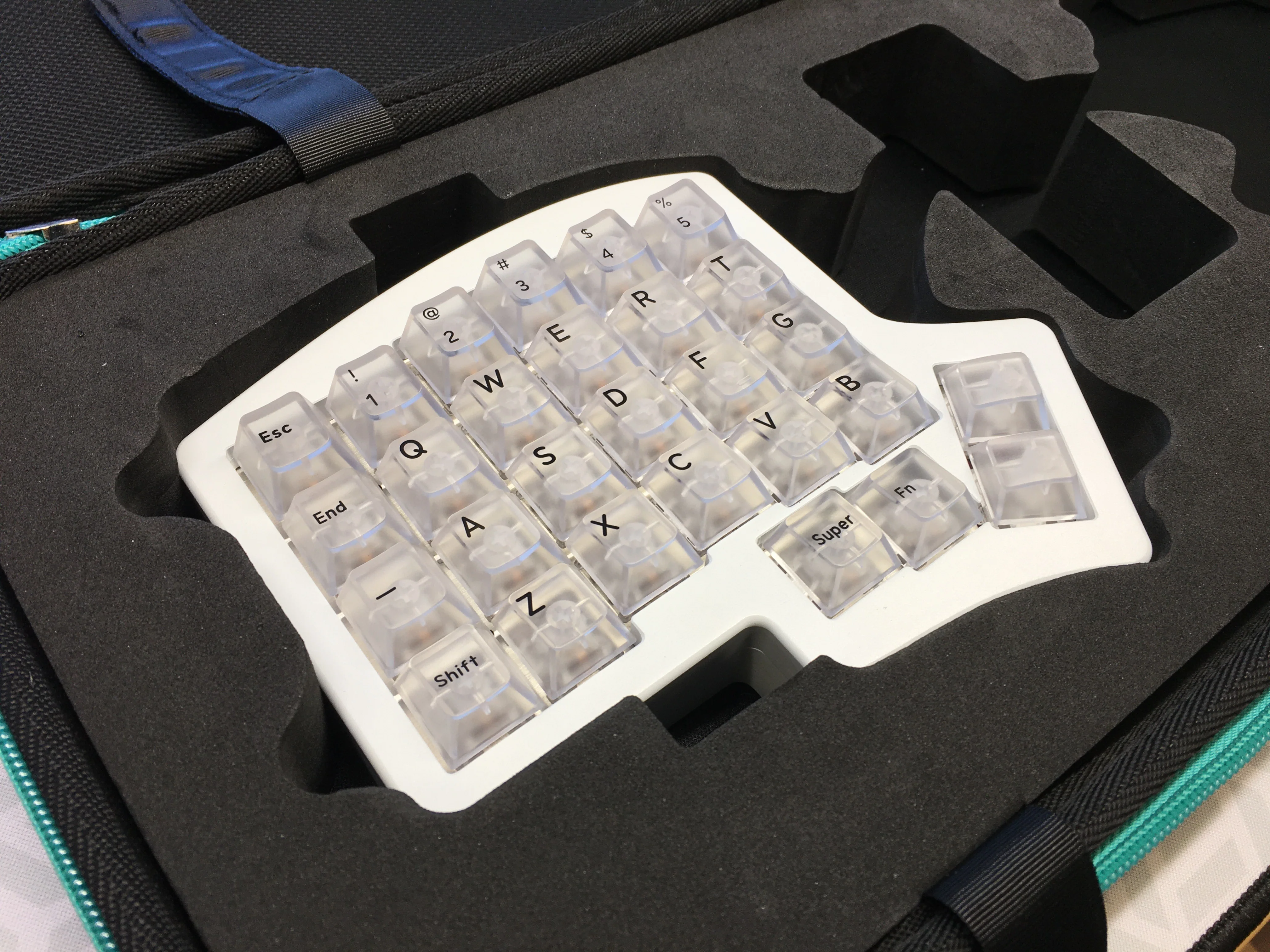 Iris Keyboard Carrying Case - Image 5