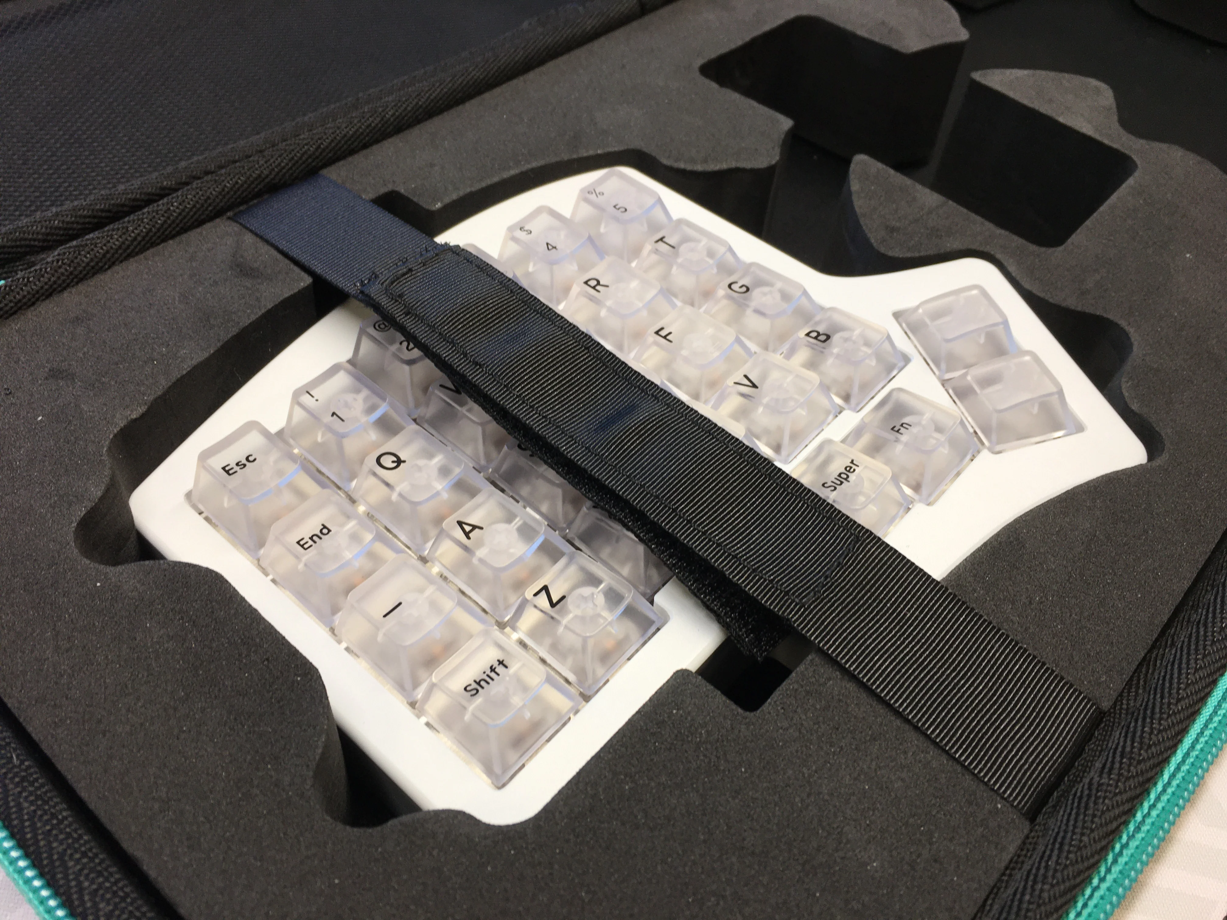 Iris Keyboard Carrying Case - Image 6
