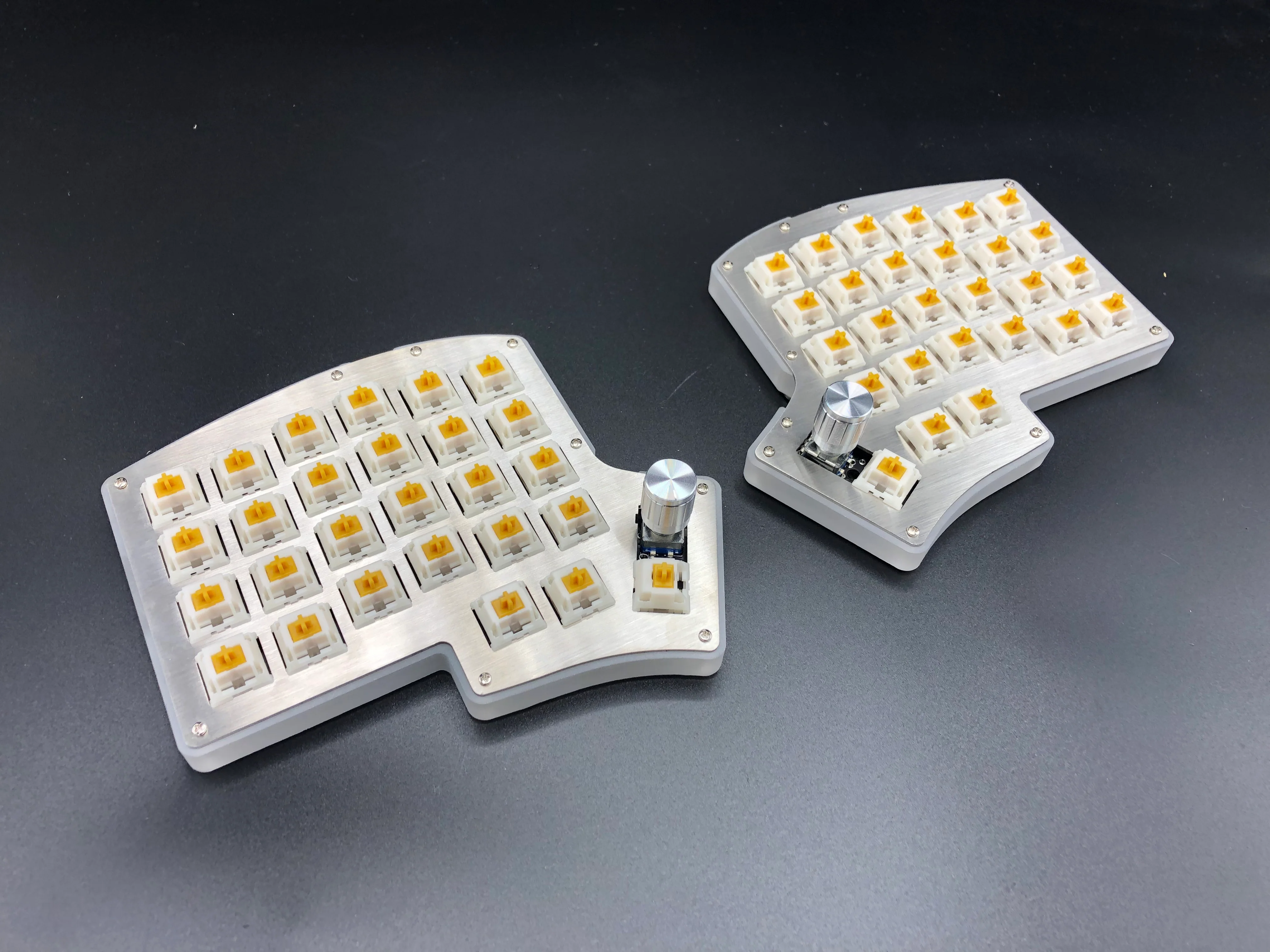 Iris PE (Phoenix Edition) Case/Plates - Image 8