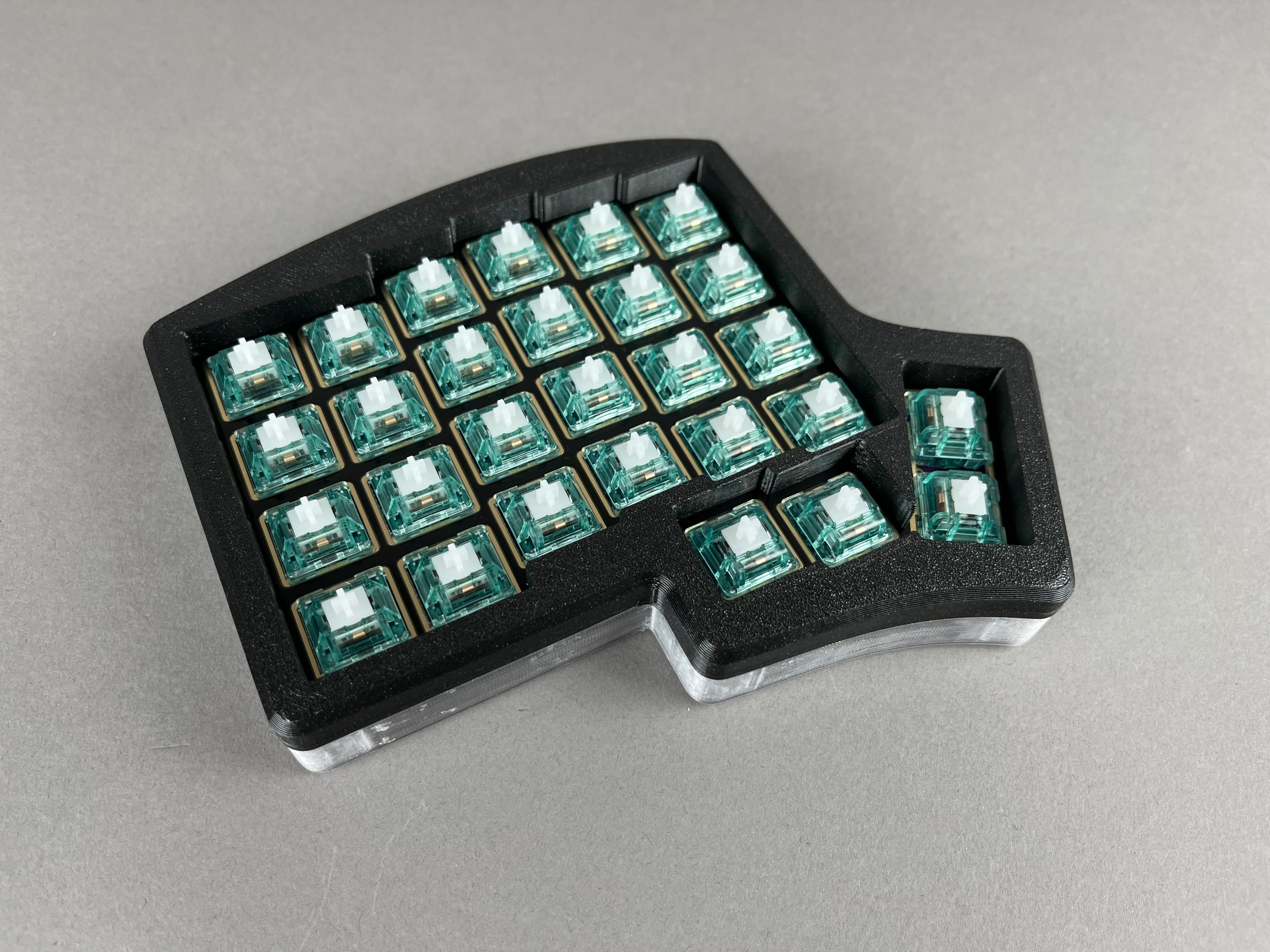 Irispad - Ergonomic Gaming Pad/Macropad - Image 3